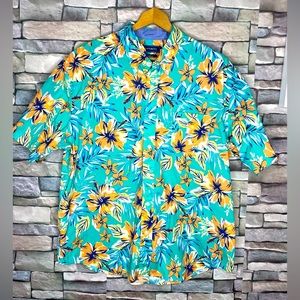 Crown & Ivy printed woven poplin button up shirt- classic fit, front pocket